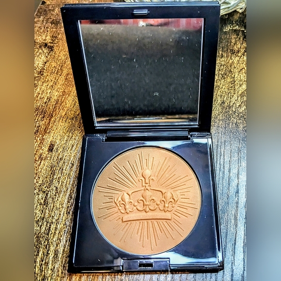 PAT McGRATH LABS Skin Fetish: Divine Powder Bronzer in Bronze Nirvana - Picture 14 of 16